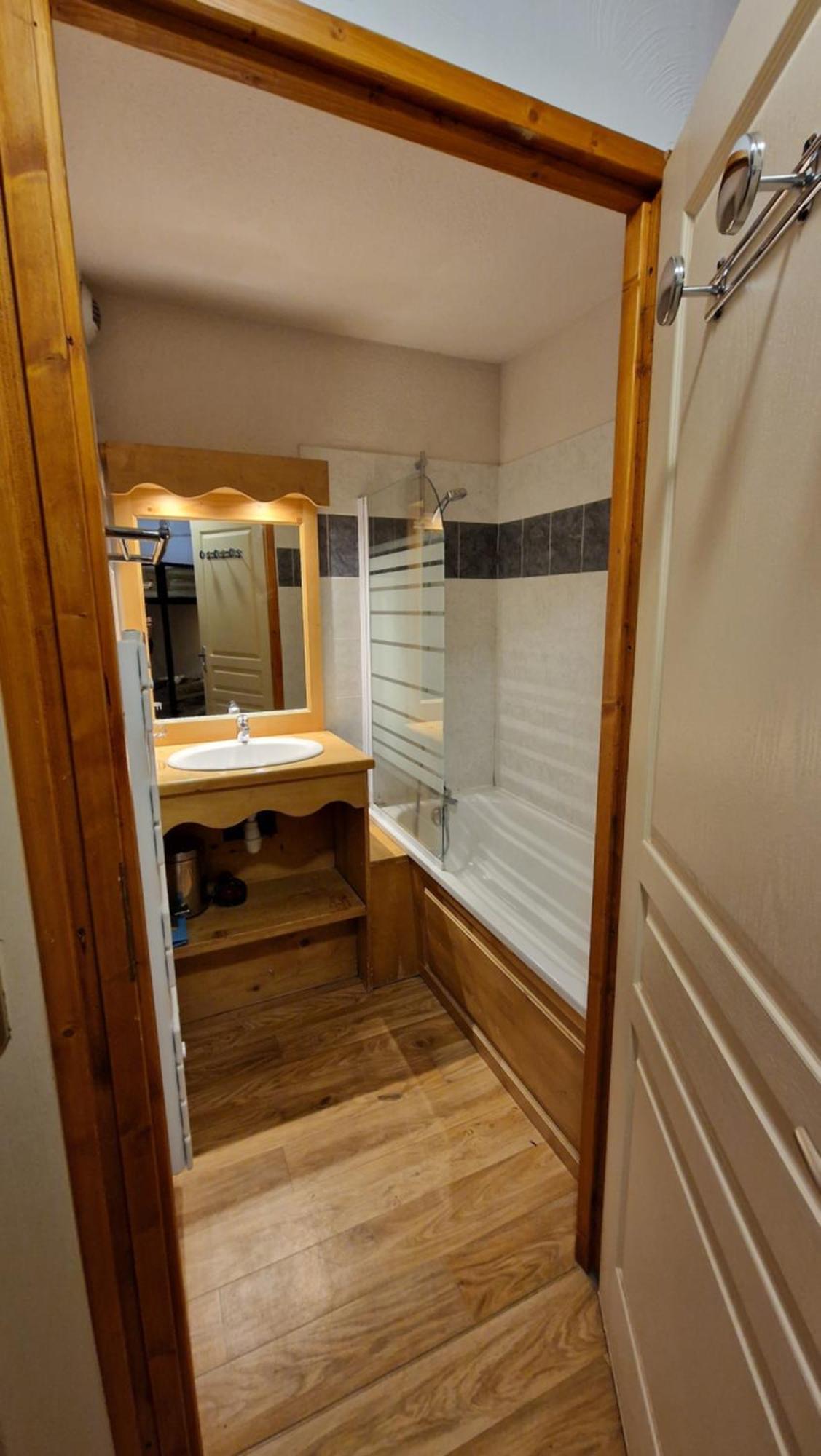 1800 Apartment *